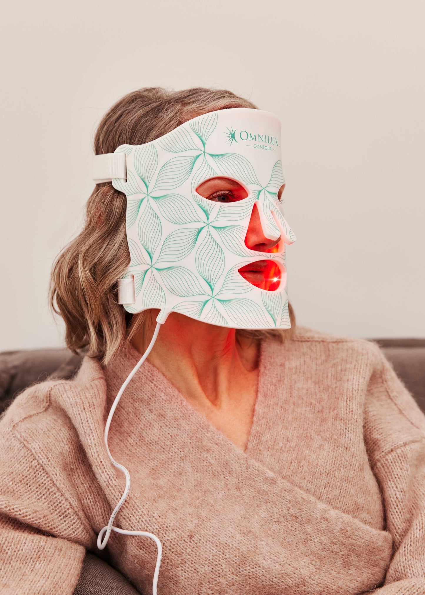 Omnilux Contour mask model - optimized jpg test